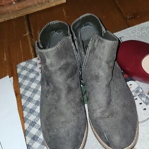 Stylish Gray Ankle Boots for Women